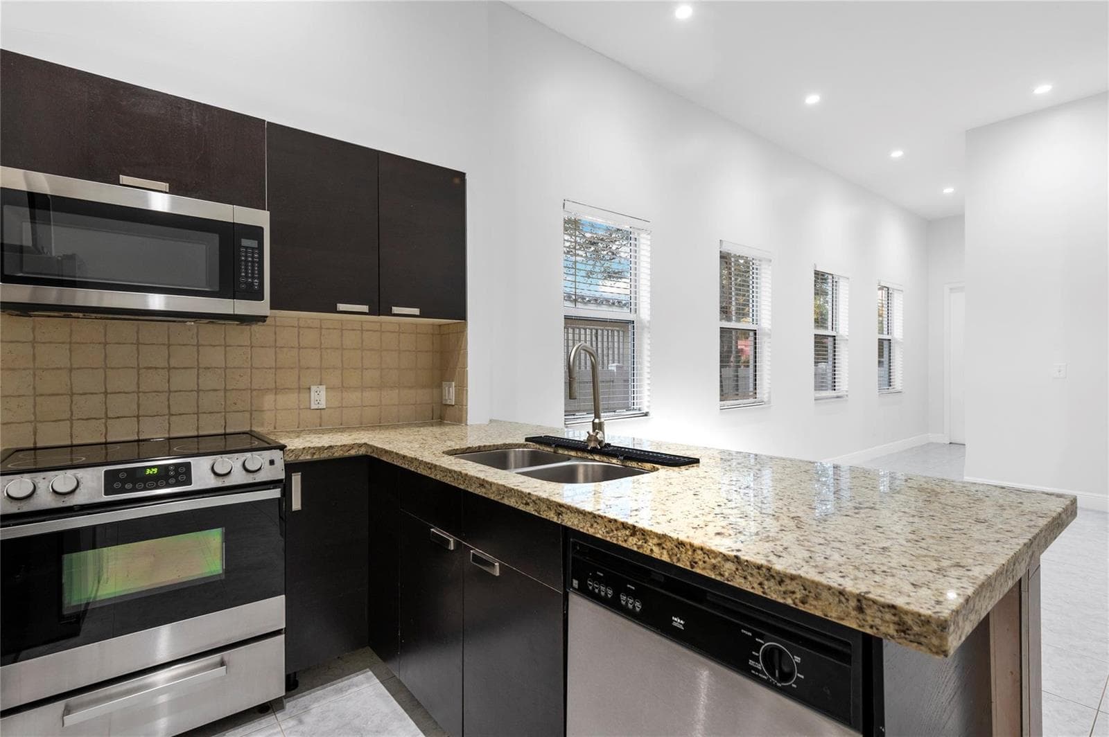 316 SW 16th Street # B, Fort Lauderdale, FL 33315 photo 4