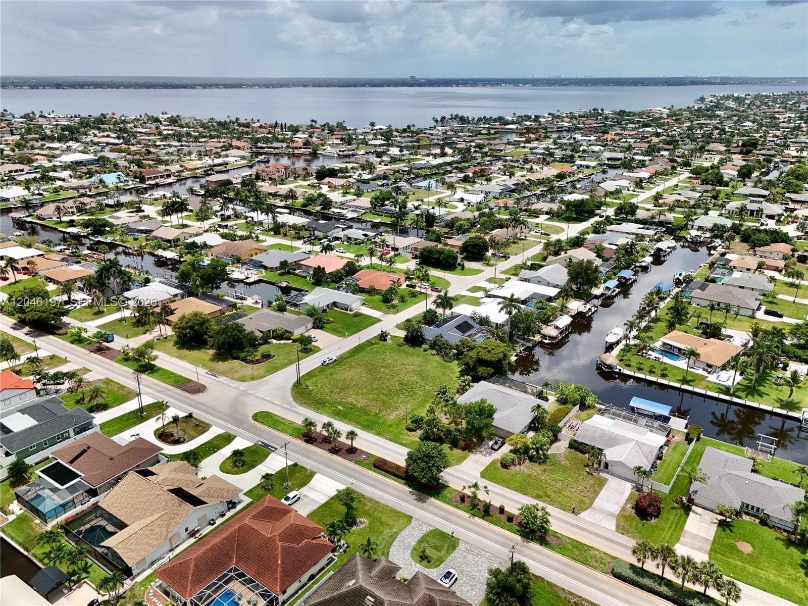 2014 EVEREST PKWY, Cape Coral, FL 33904 photo 6
