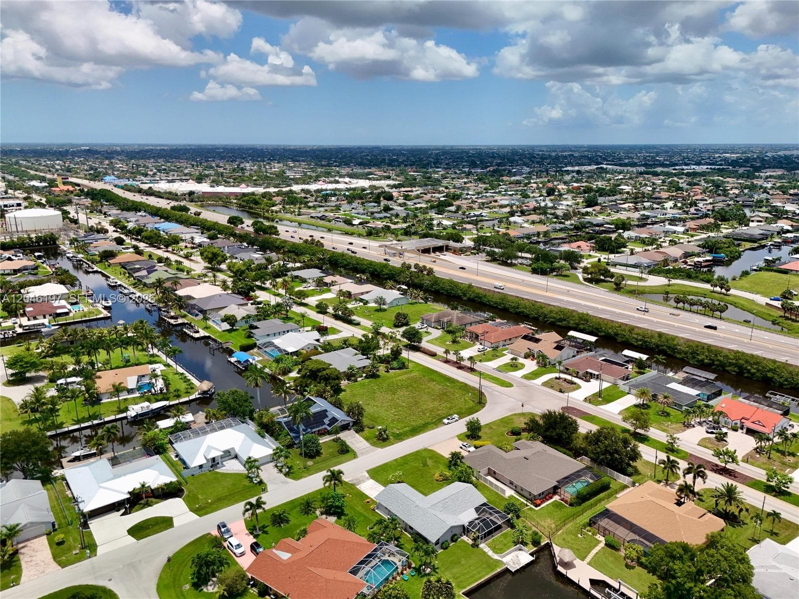 2014 EVEREST PKWY, Cape Coral, FL 33904 photo 9