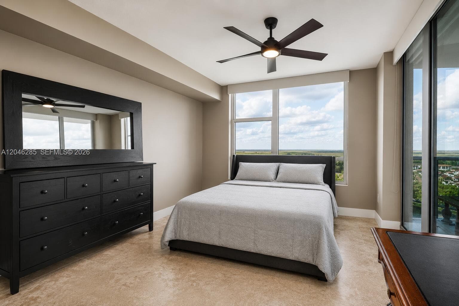 2641 N Flamingo Rd # 2308, Plantation, FL 33323 photo 8