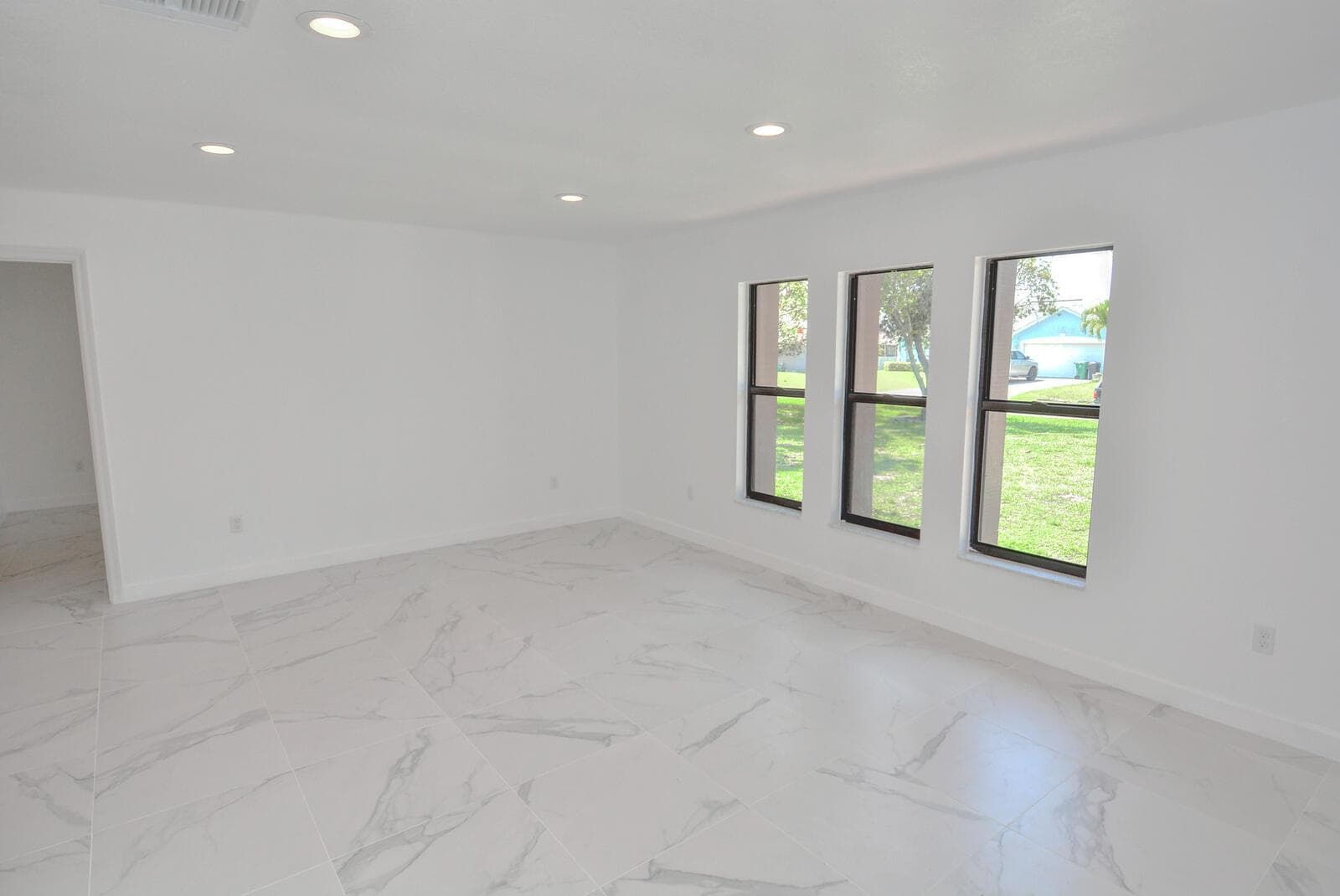943 SE Browning Avenue, Port St. Lucie, FL 34983 photo 12