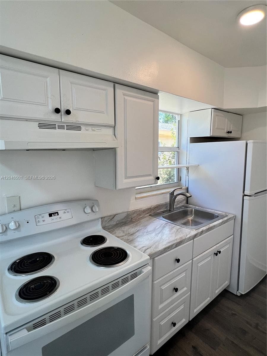 1946 NE 167th St # 1, North Miami Beach, FL 33162 photo 9