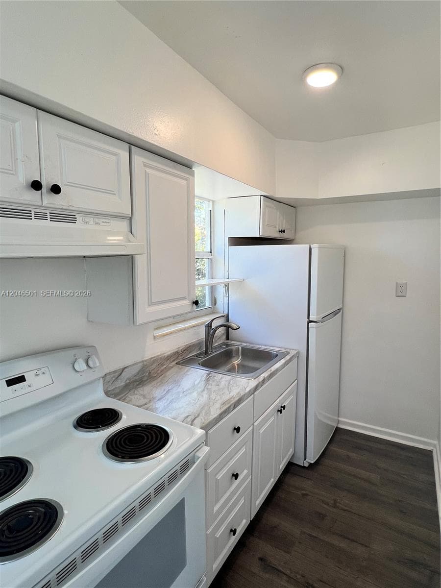 1946 NE 167th St # 1, North Miami Beach, FL 33162 photo 8