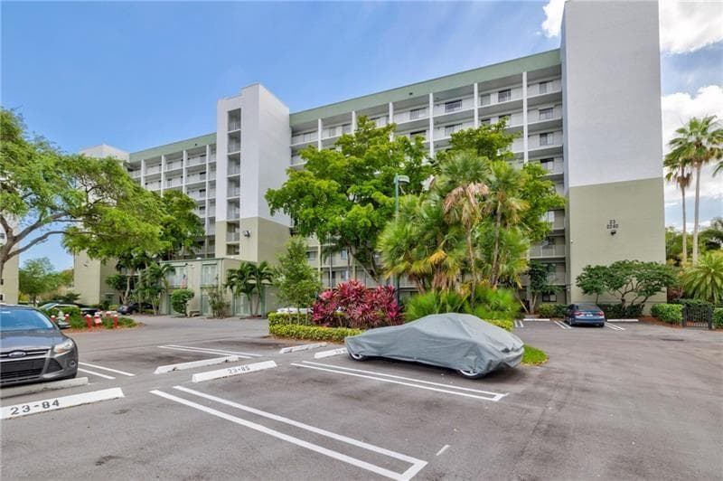 2240 N Cypress Bend Drive # #802, Pompano Beach, FL 33069 photo 2