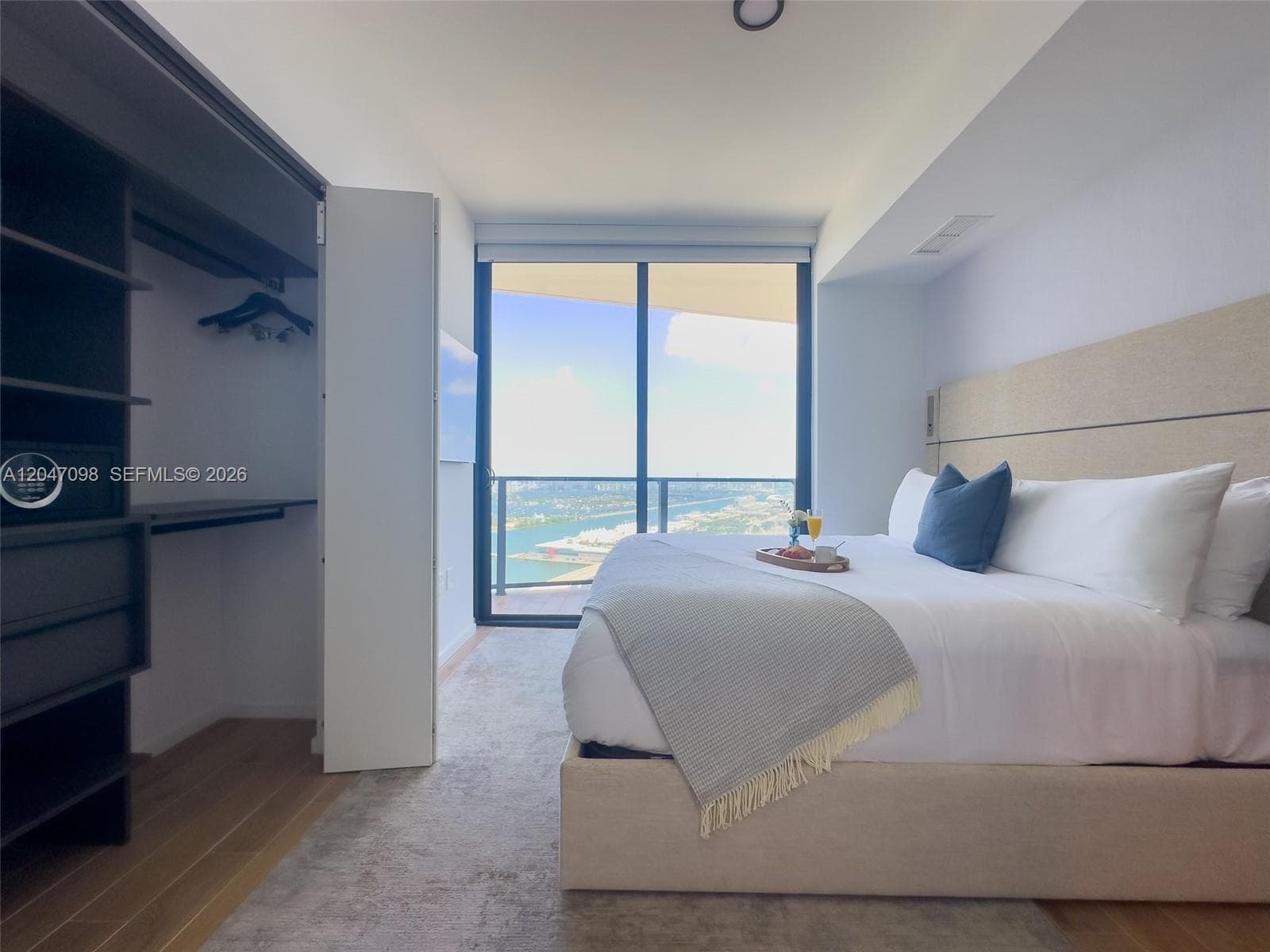 398 NE 5th St # 4210, Miami, FL 33132 photo 11
