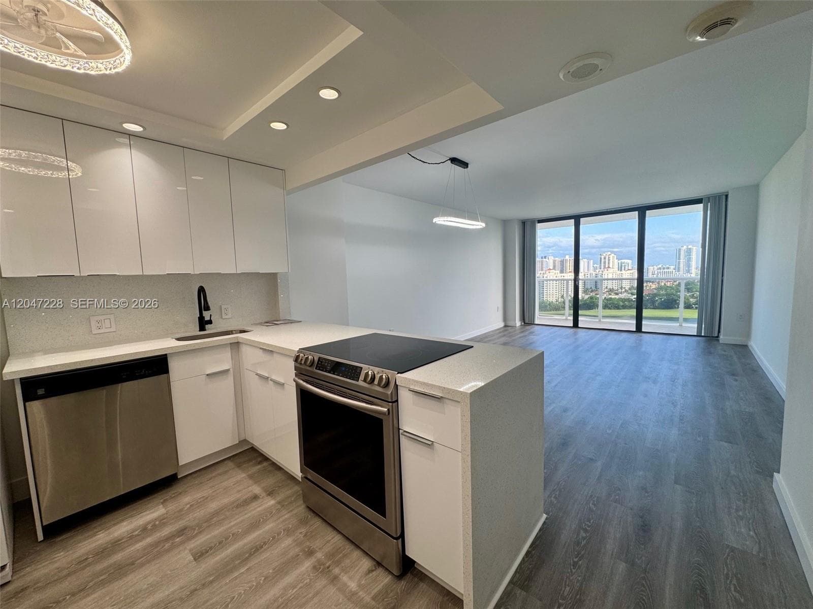 3675 N Country Club Dr # 2007, Aventura, FL 33180 photo 10