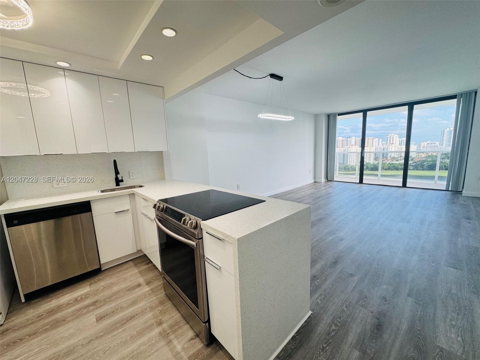 3675 N Country Club Dr # 2007, Aventura, FL 33180 photo 8
