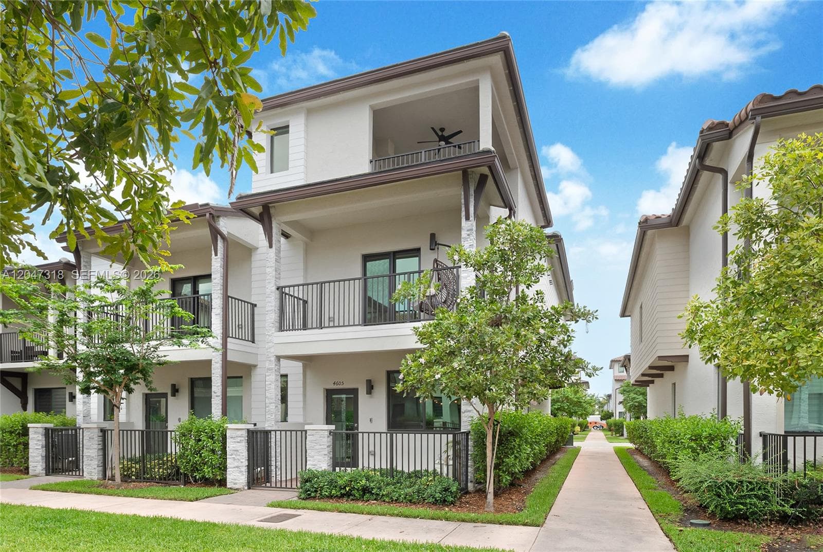 4605 NW 83rd Path, Doral, FL 33166 photo 2