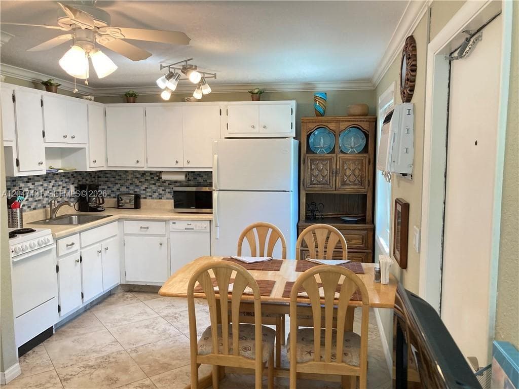 3230 NE 13th St # 2, Pompano Beach, FL 33062 photo 11