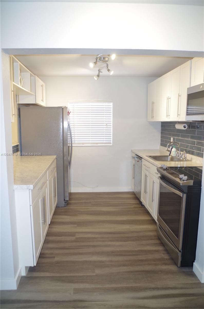 5465 N Andrews Ave, Oakland Park, FL 33309 photo 7
