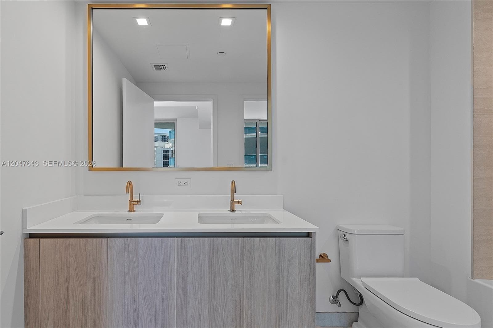 77 SE 5th St. # 1905, Miami, FL 33131 photo 13
