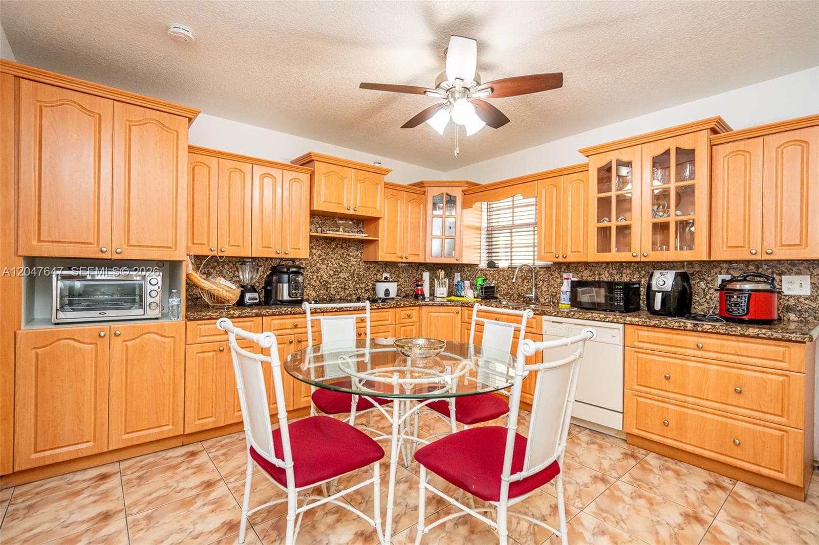 525 E 24th St, Hialeah, FL 33013 photo 6