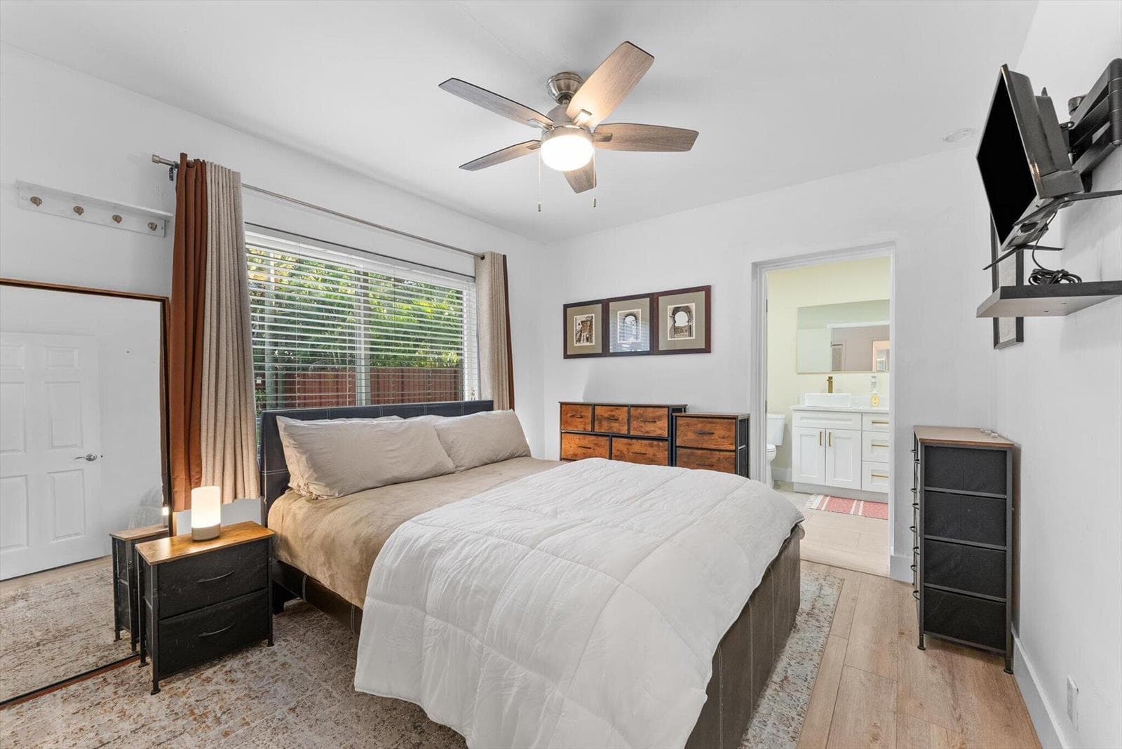 636 NE 16th Court, Fort Lauderdale, FL 33305 photo 13