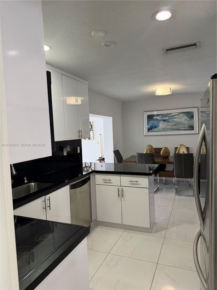 7525 Roosevelt St, Hollywood, FL 33024 photo 9