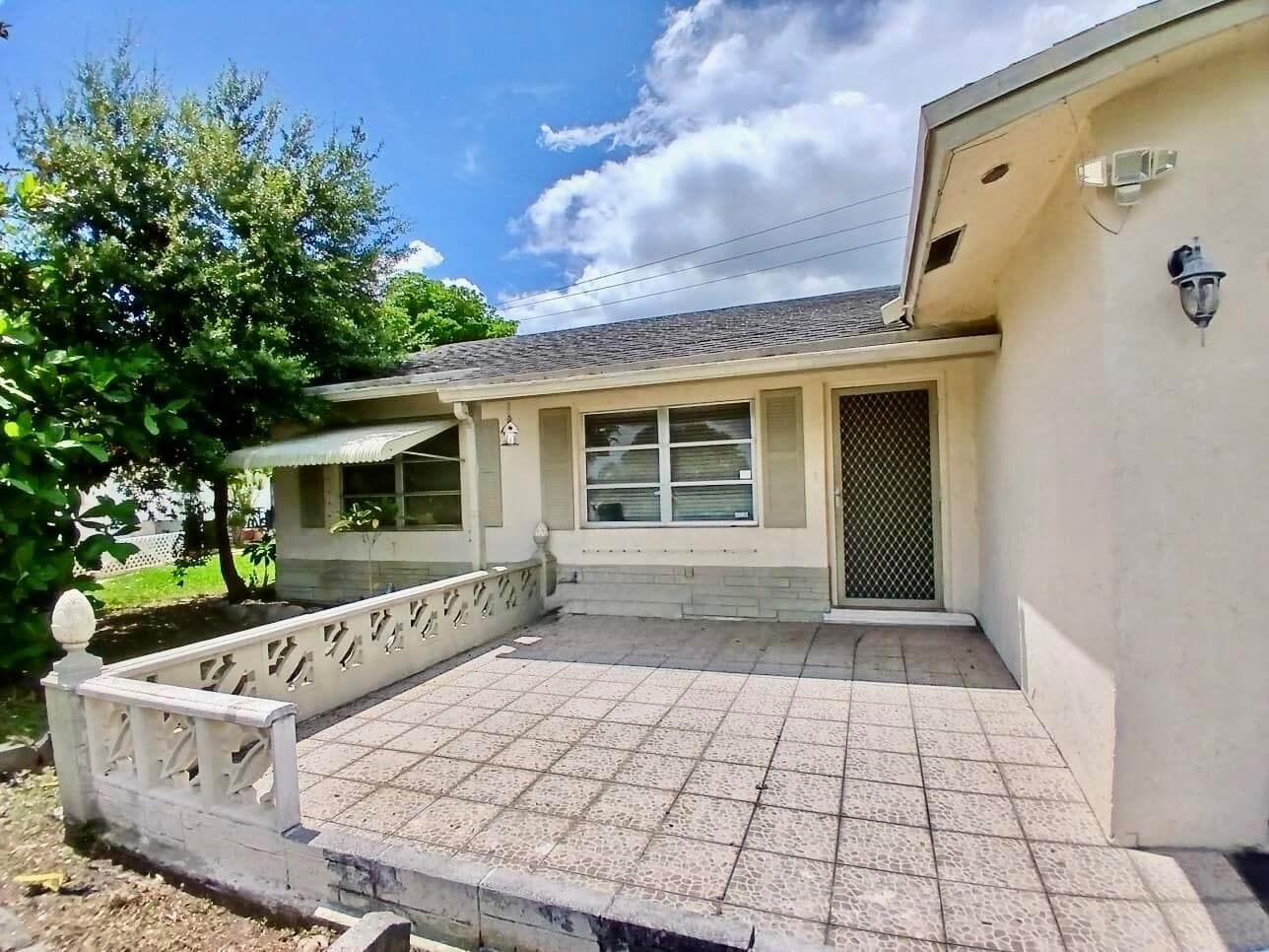 9500 NW 70th Street, Tamarac, FL 33321 photo 3