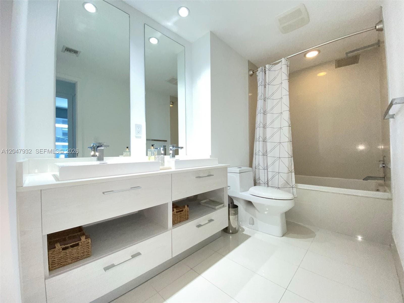 55 SW 9th St # 2102, Miami, FL 33130 photo 10