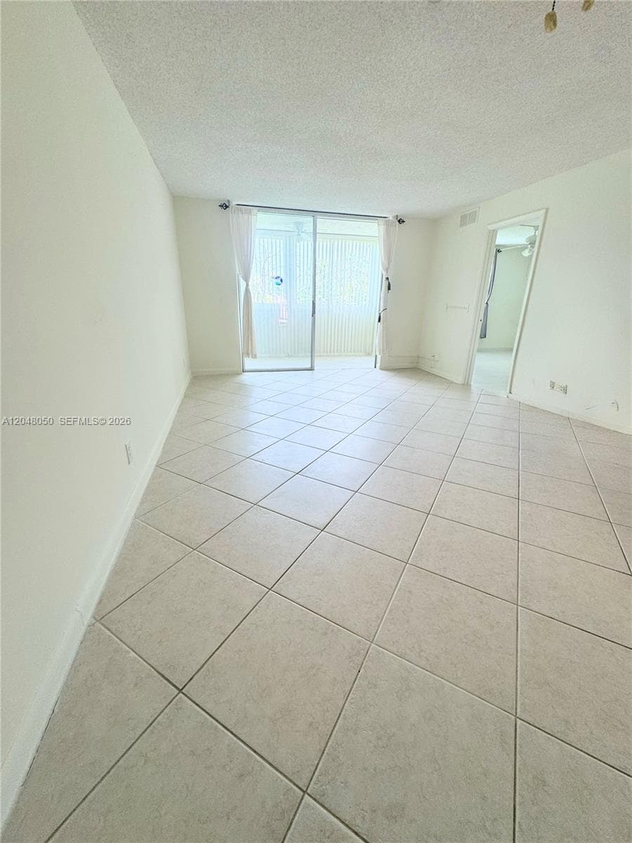 9660 Sunrise Lakes Blvd # 202, Sunrise, FL 33322 photo 9