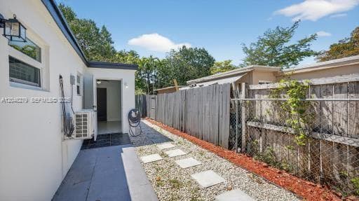1010 NE 138th St, North Miami, FL 33161 photo 11