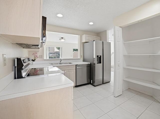 8596 Jade Drive, Tamarac, FL 33321 photo 9