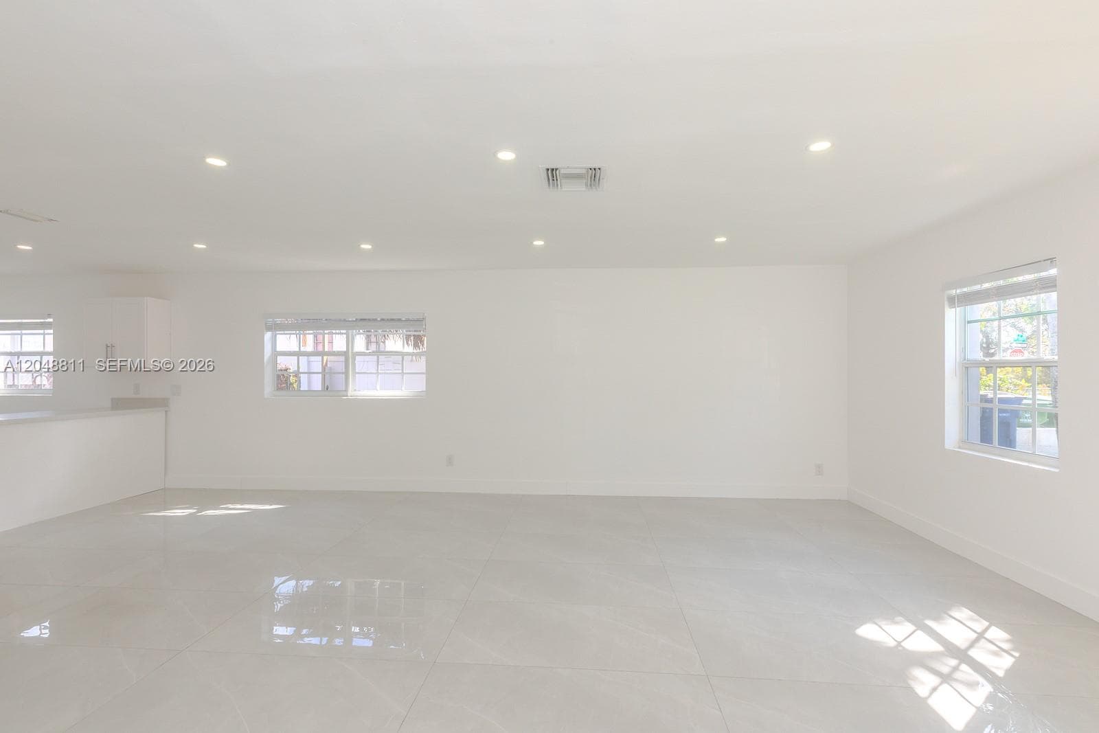 913 NE 2nd St, Hallandale Beach, FL 33009 photo 6
