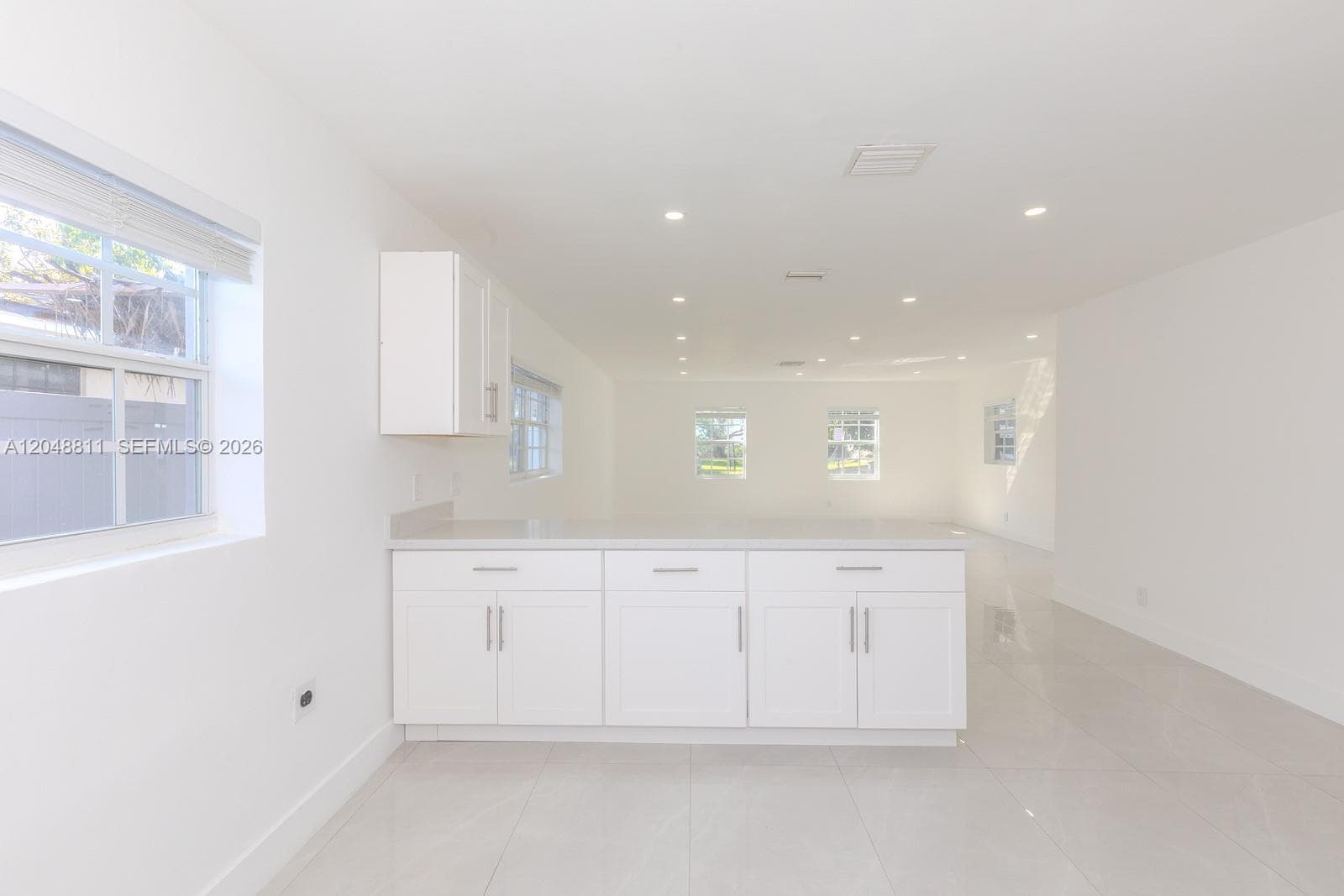 913 NE 2nd St, Hallandale Beach, FL 33009 photo 12