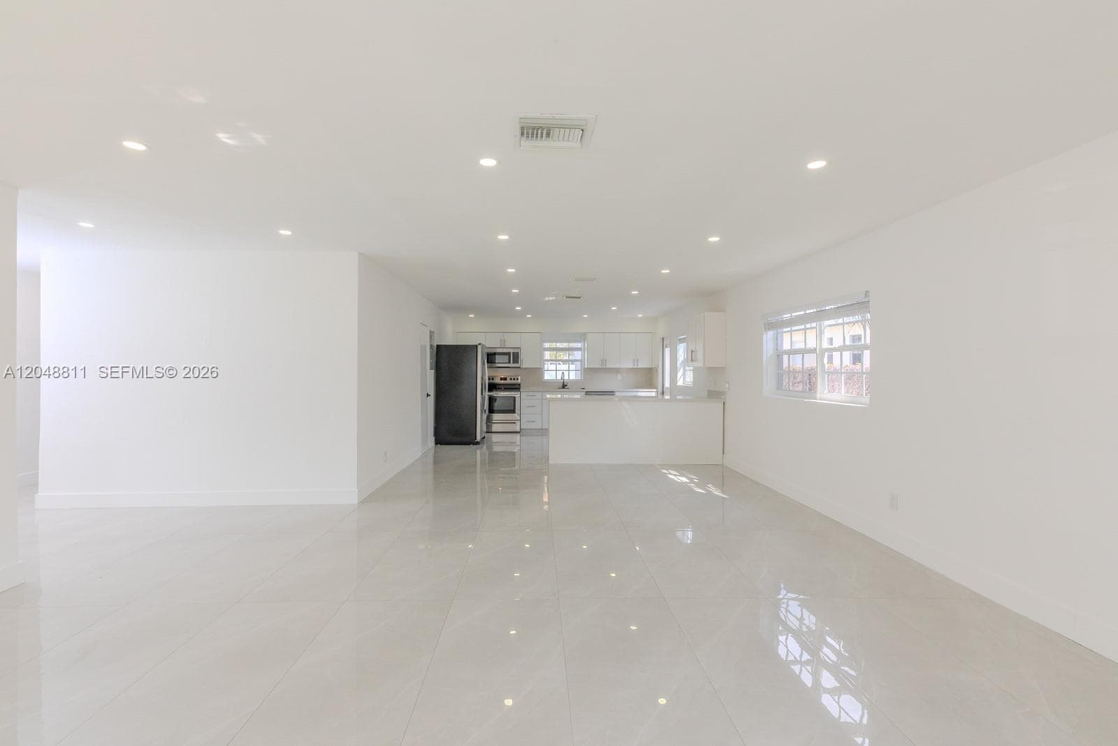 913 NE 2nd St, Hallandale Beach, FL 33009 photo 7