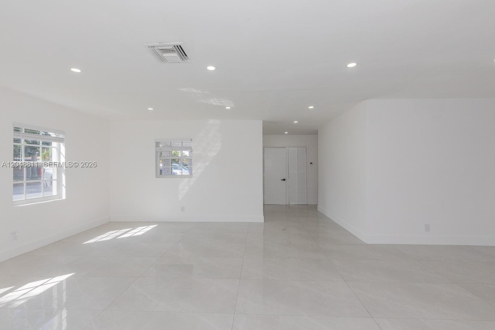 913 NE 2nd St, Hallandale Beach, FL 33009 photo 9