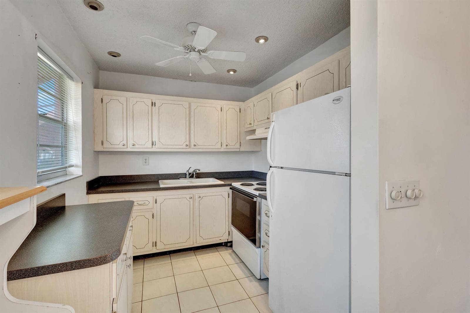 332 Sheffield N, West Palm Beach, FL 33417 photo 6