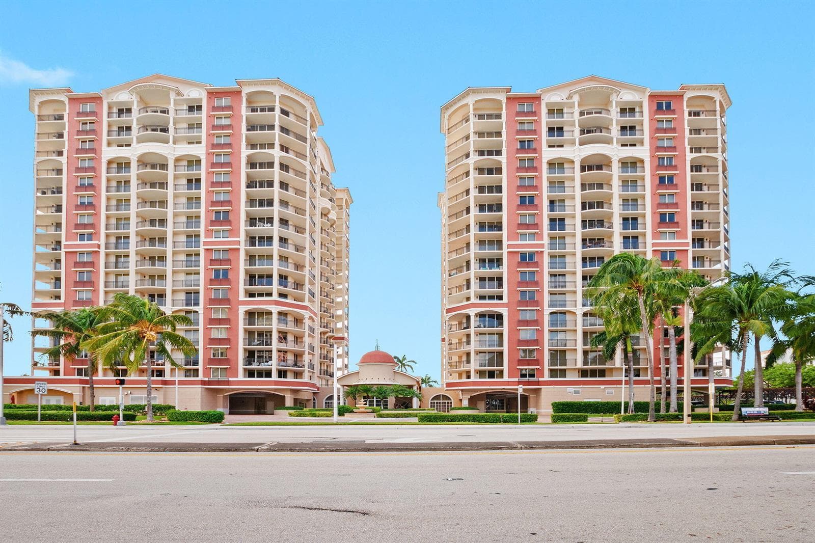 2001 N Ocean Boulevard # 202, Fort Lauderdale, FL 33305