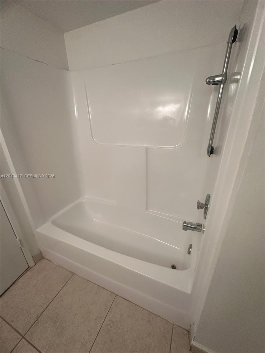 9741 Fontainebleau Blvd # H109, Miami, FL 33172 photo 13