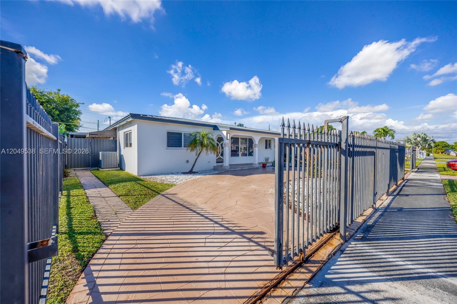 490 W 33rd Pl, Hialeah, FL 33012 photo 3