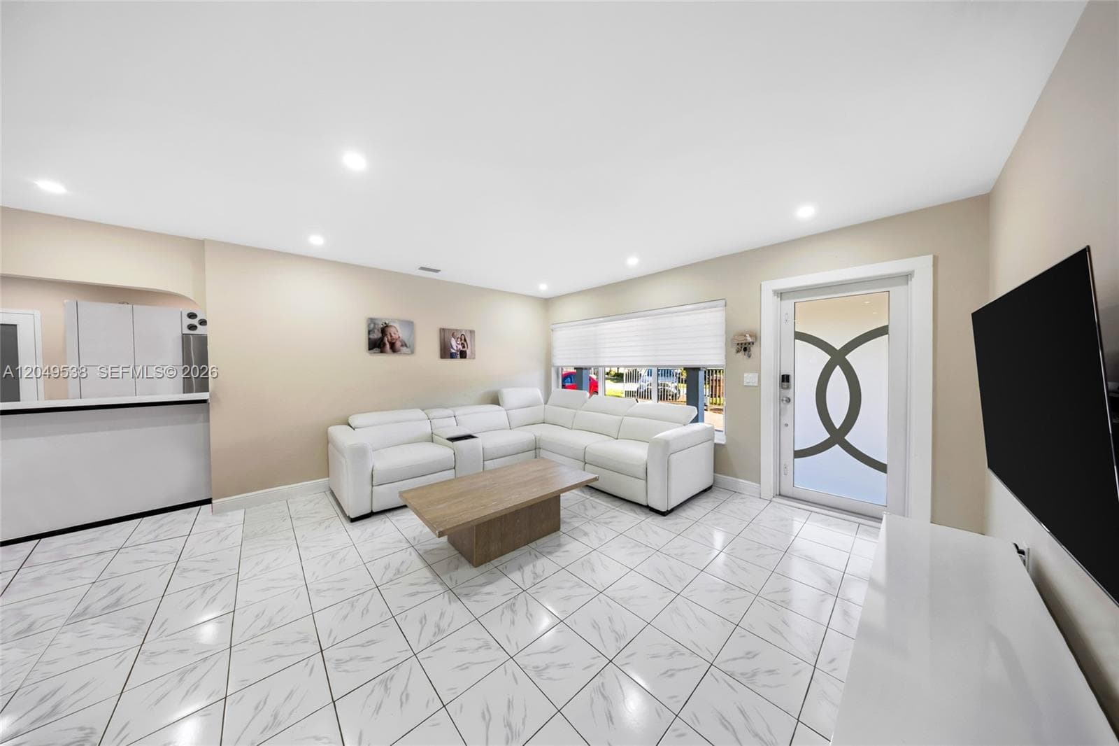 490 W 33rd Pl, Hialeah, FL 33012 photo 4