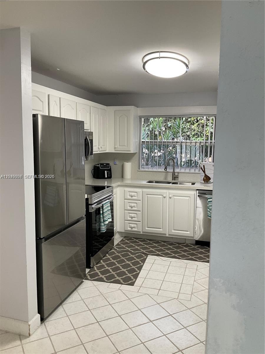9201 Sunrise Lakes Blvd # 205, Sunrise, FL 33322 photo 7