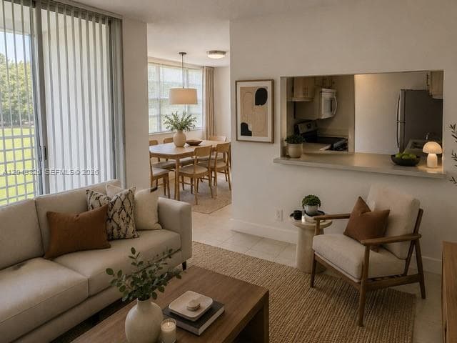 9441 Live Oak Pl # 209, Davie, FL 33324
