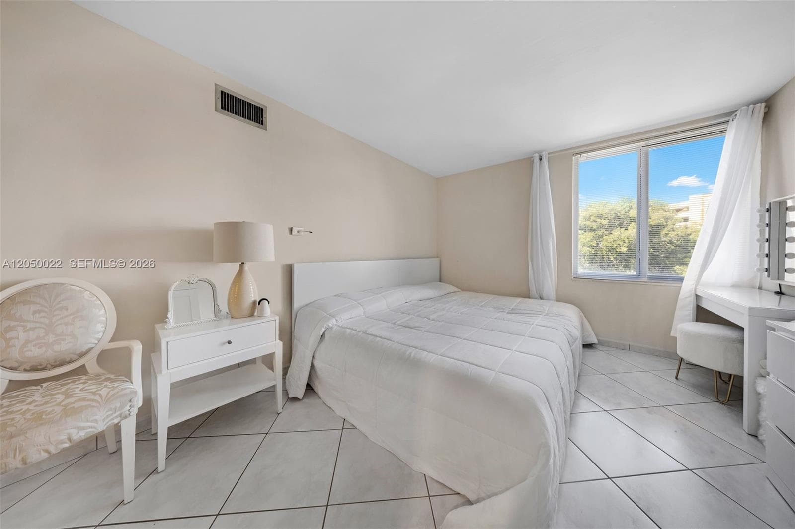 250 180th Dr # 352, Sunny Isles Beach, FL 33160 photo 13