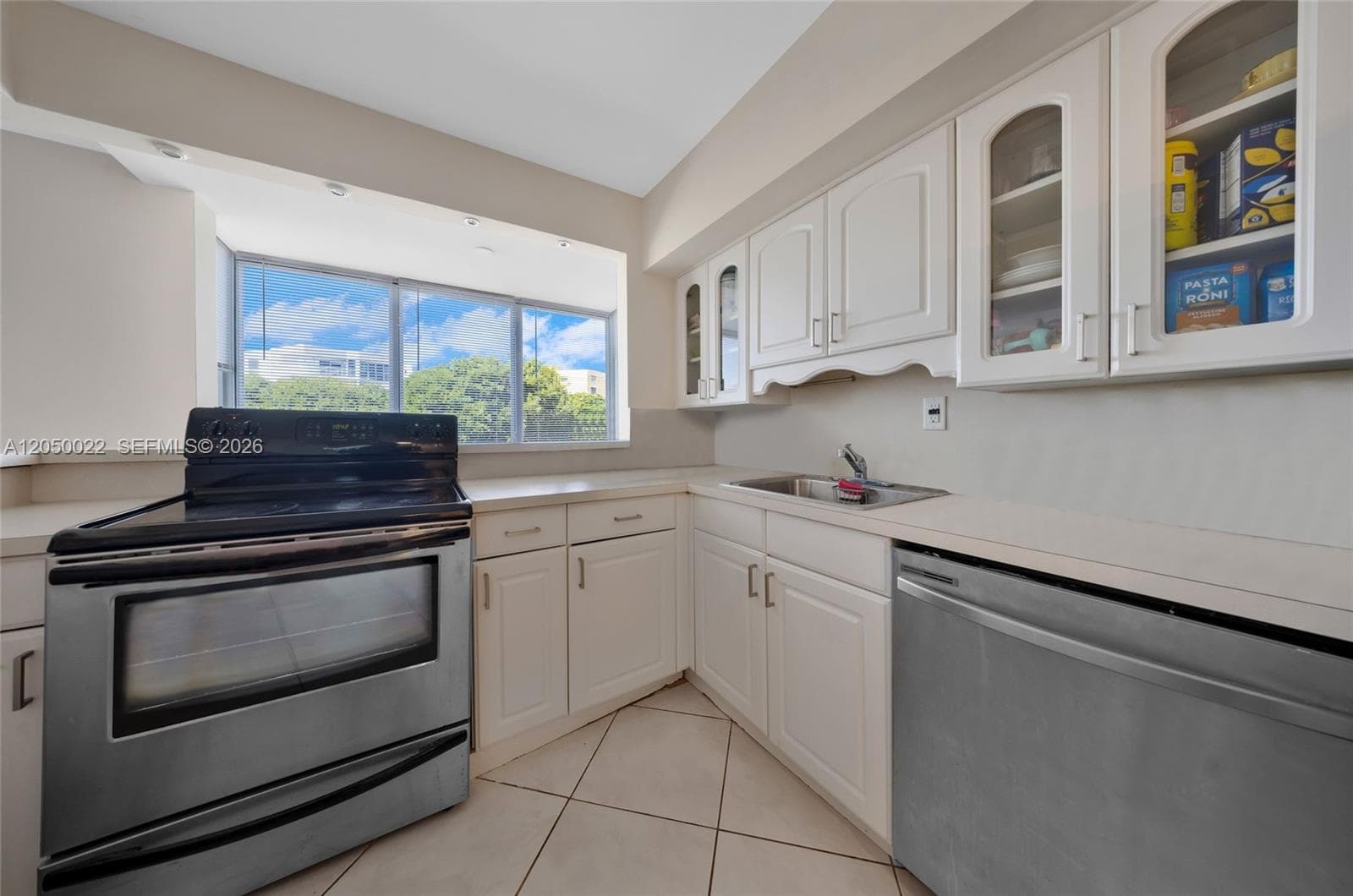 250 180th Dr # 352, Sunny Isles Beach, FL 33160 photo 9