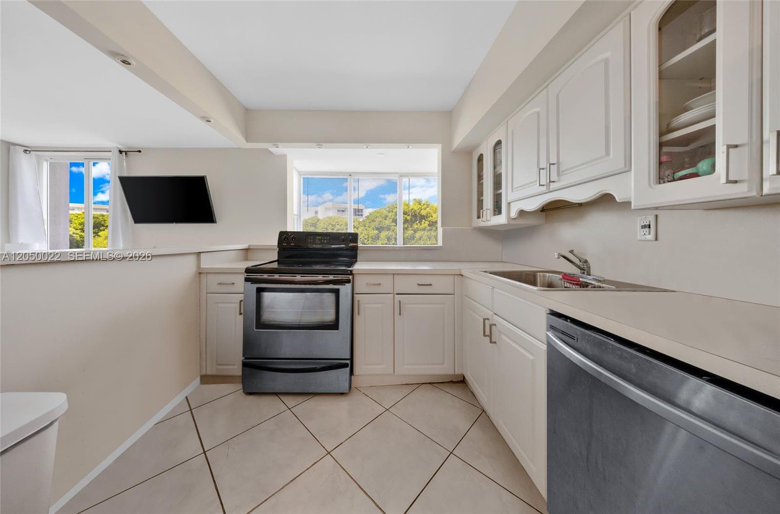 250 180th Dr # 352, Sunny Isles Beach, FL 33160 photo 8