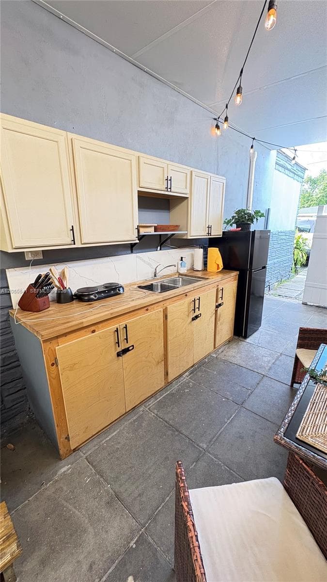 2254 NW NW 3rd Street # 1, Miami, FL 33125 photo 3