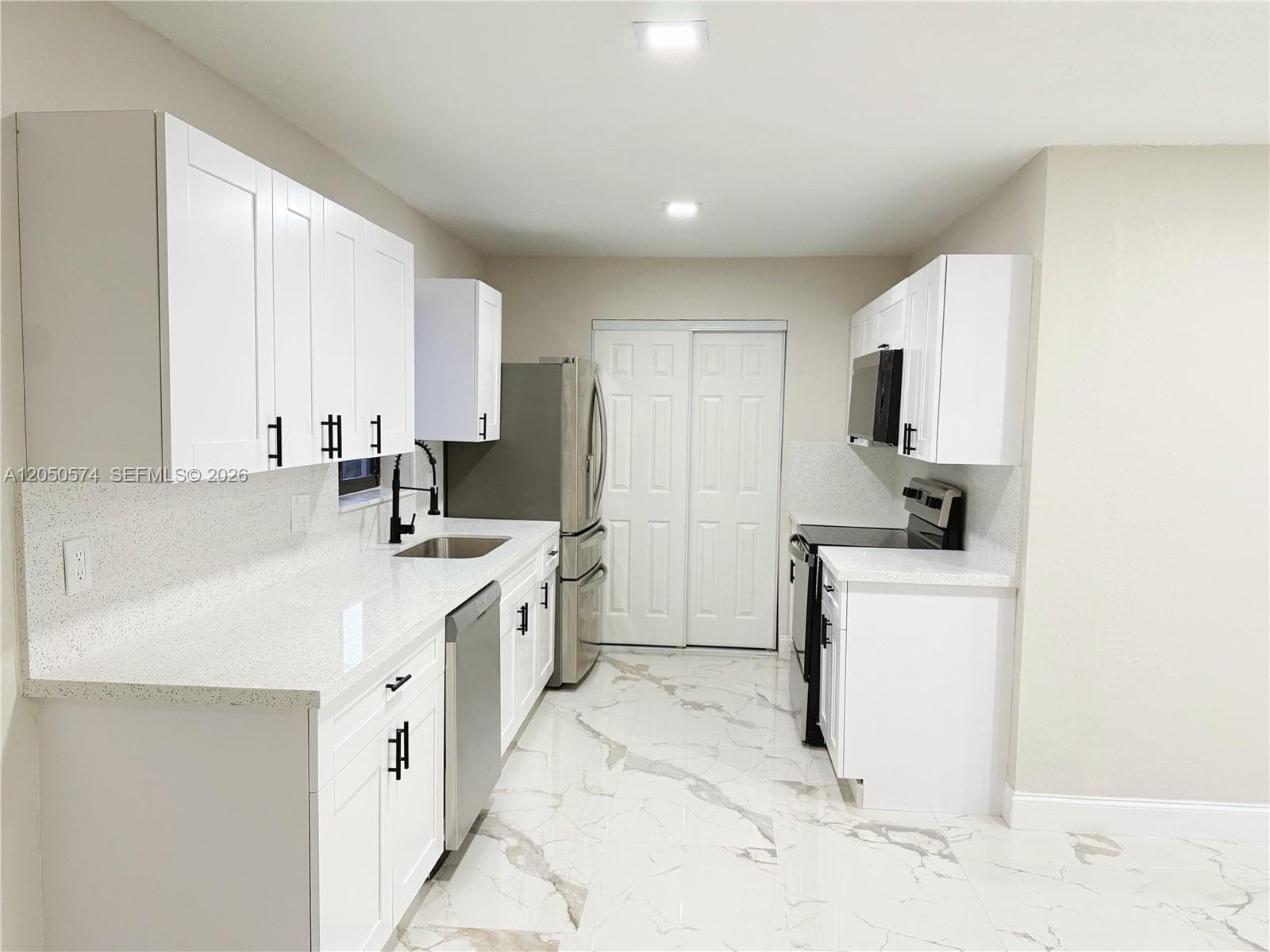 2401 SW 50th Ter, Plantation, FL 33317 photo 7
