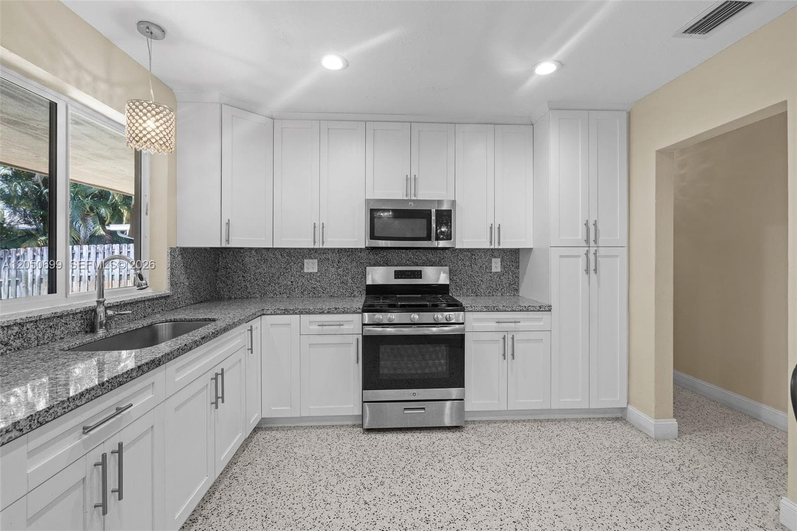 8431 Pasadena Blvd, Pembroke Pines, FL 33024 photo 8