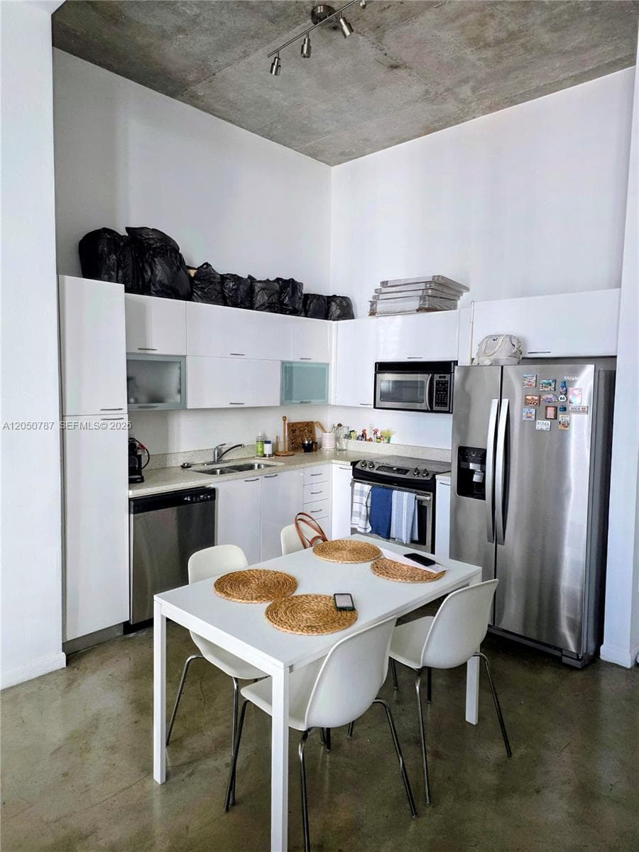 234 NE 3rd St # UPH09, Miami, FL 33132 photo 6