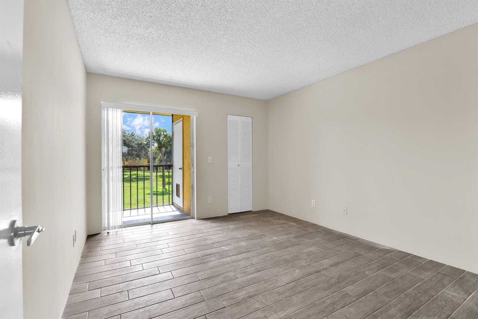 414 Meadows Circle, Boynton Beach, FL 33436 photo 3