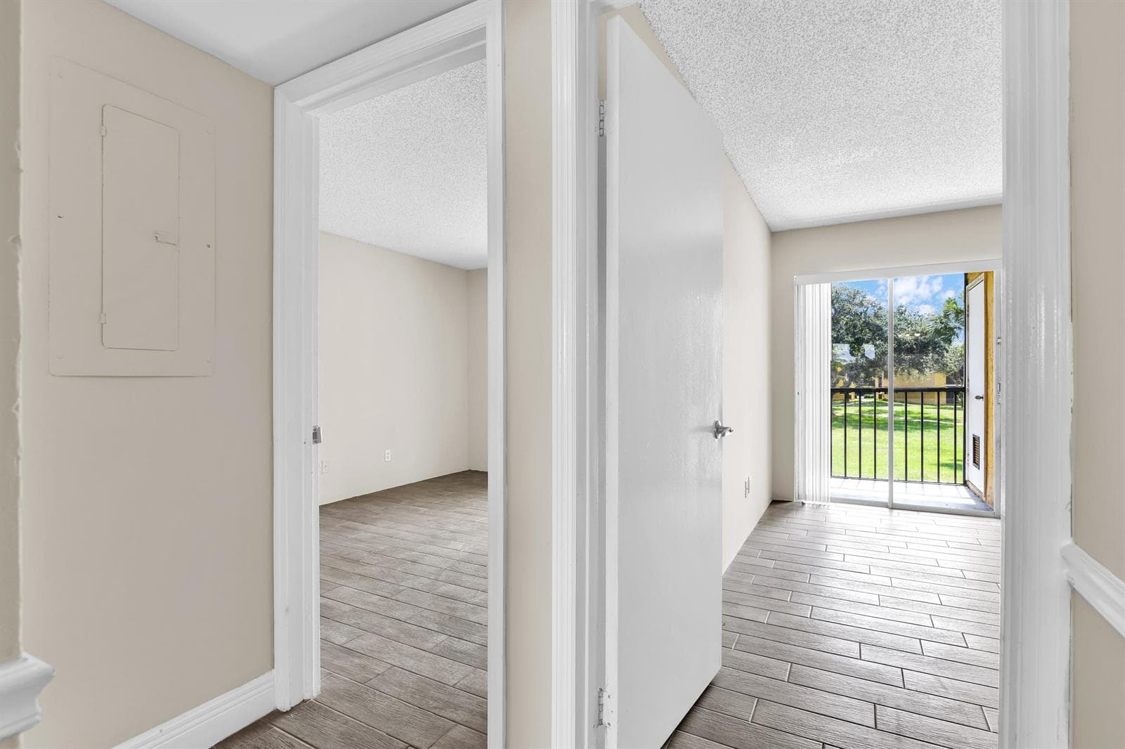 414 Meadows Circle, Boynton Beach, FL 33436 photo 9