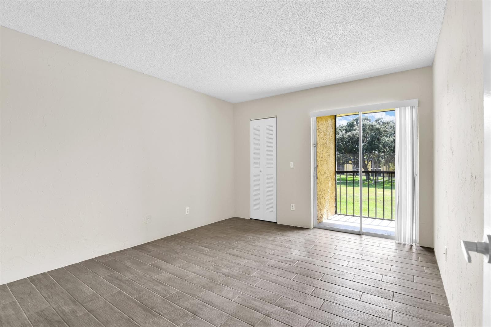 414 Meadows Circle, Boynton Beach, FL 33436 photo 10