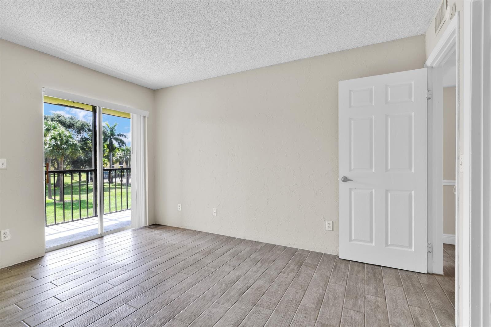 414 Meadows Circle, Boynton Beach, FL 33436 photo 11