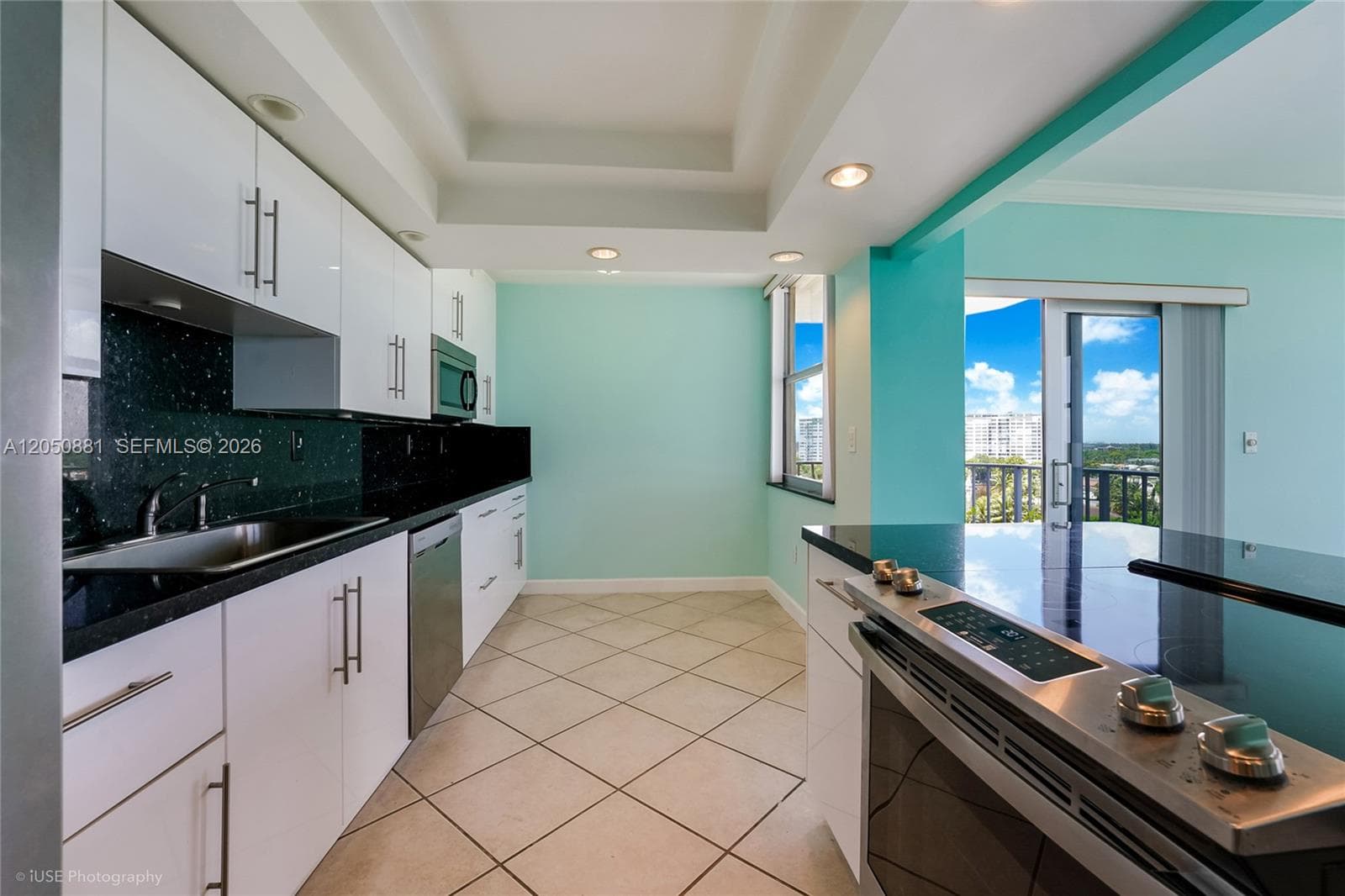 11930 N Bayshore Dr # 909, North Miami, FL 33181 photo 3