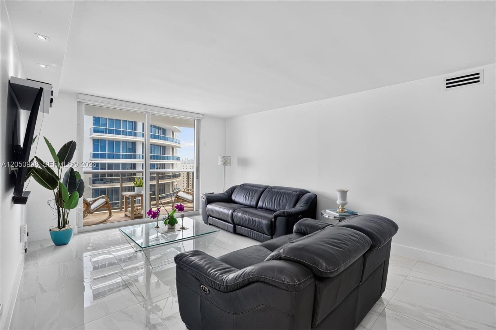 6039 Collins Ave # 1624, Miami Beach, FL 33140 photo 10