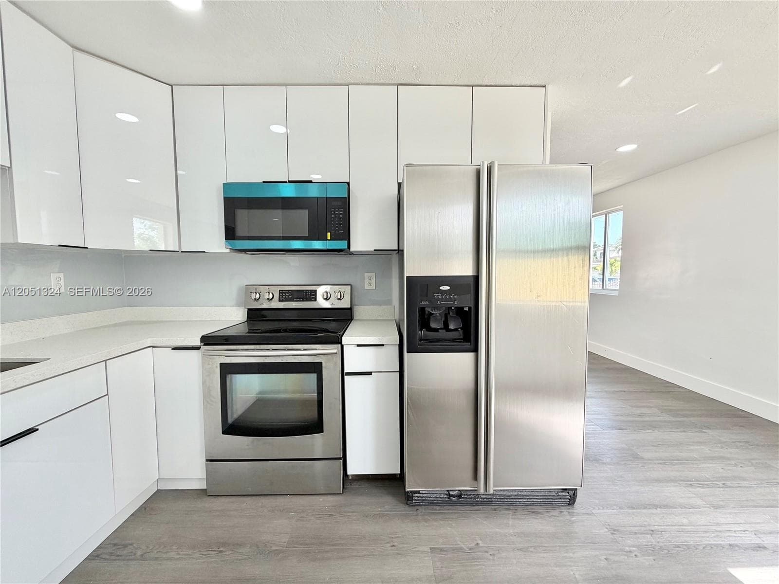 685 SE Park Dr, Hialeah, FL 33010 photo 3