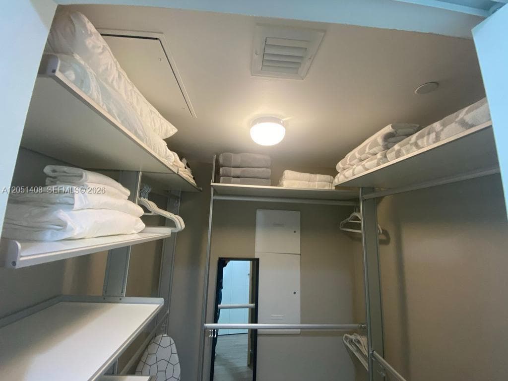 951 Brickell Ave # 1706, Miami, FL 33131 photo 9