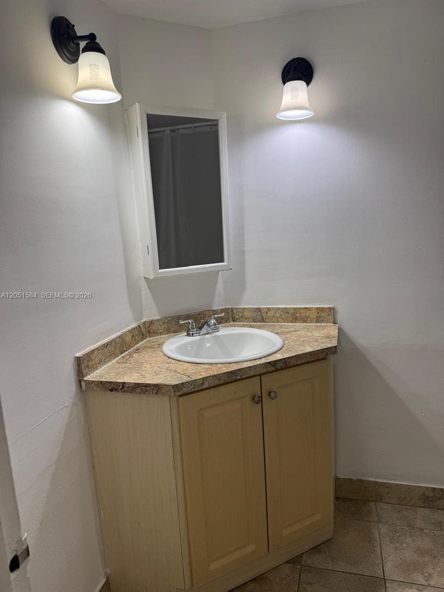1401 NE 191st St # D108, Miami, FL 33179 photo 6